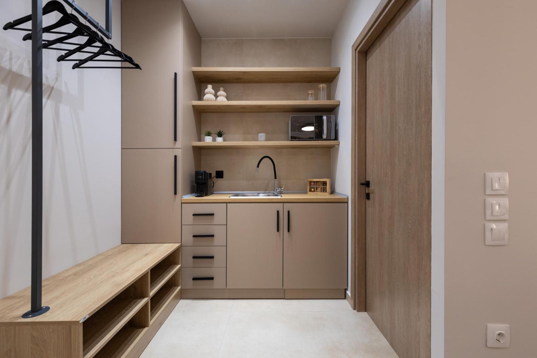 Clock Apartment